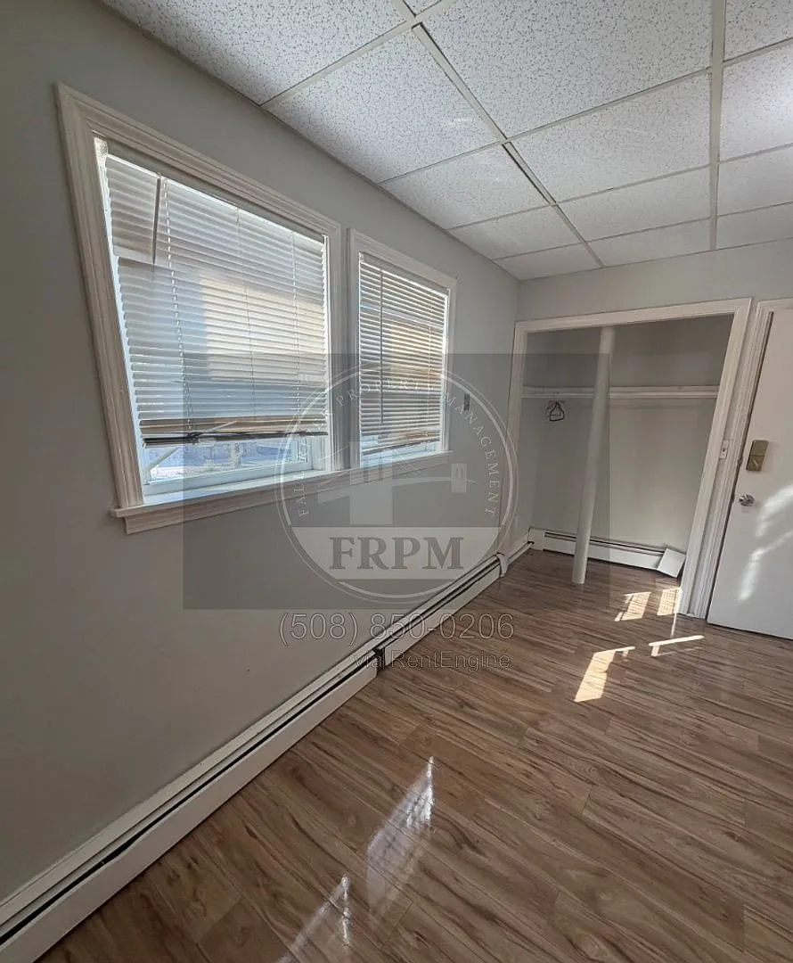 Studio, $600 — Photo 4