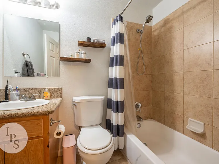 2767 W Fairmont Ave #101 — Photo 11