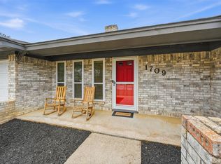 1709 Princeton Dr, Arlington, TX 76015