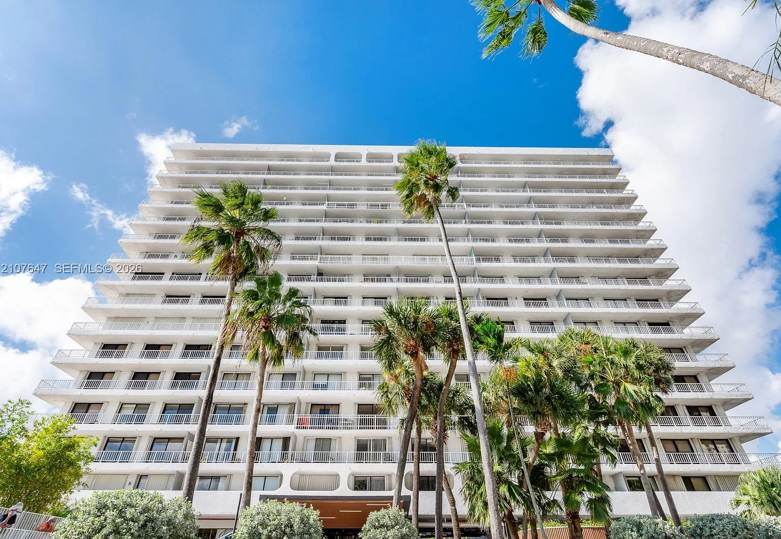 Brickell Harbour Condo — Photo 1