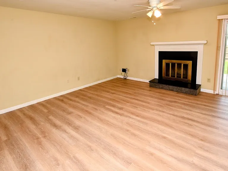 5216 Johnstown Ln — Photo 7