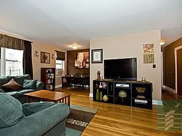 67-07 Yellowstone Boulevard image 1 of 7