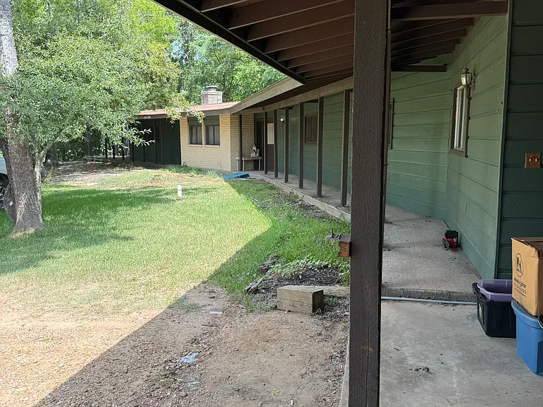 33 Sara Ln — Photo 1