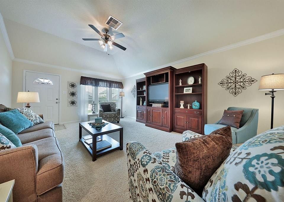 This home shows like a model.