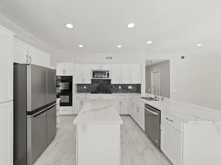 1068 Pacific Hill St — Photo 17