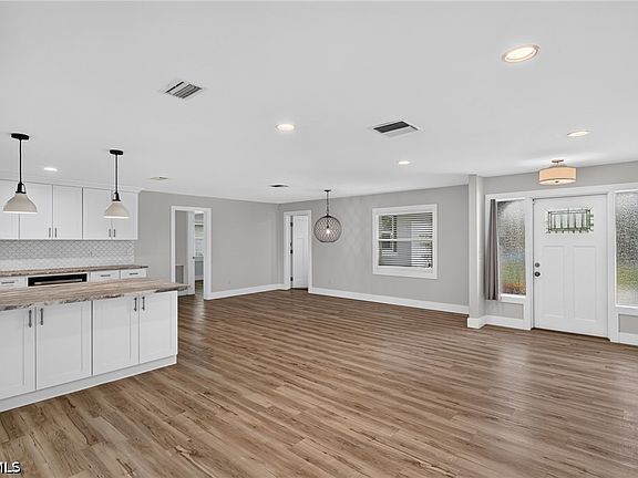 3rd image of 4957 Sorrento Ct