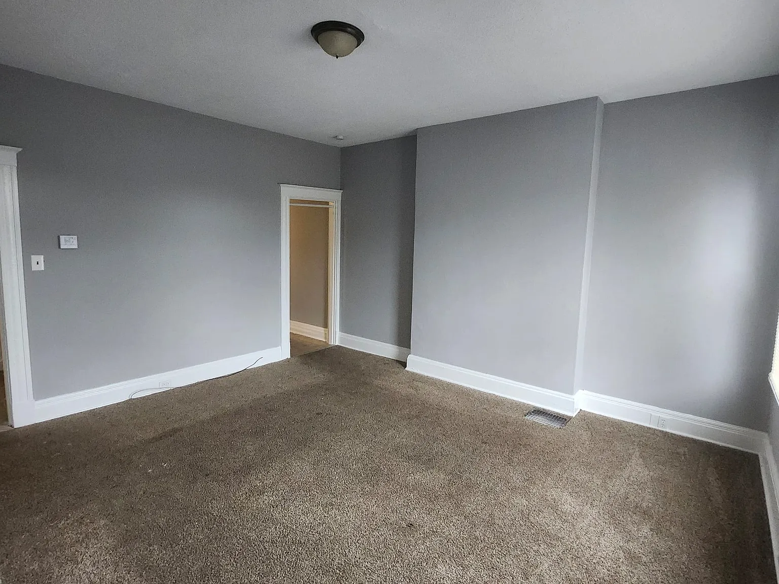 2 bed, 850 sqft, $1,575 — Photo 3