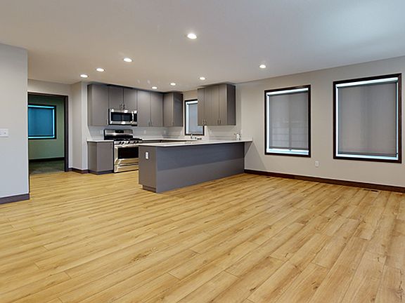 3rd image of 1915 Como Ave SE #2