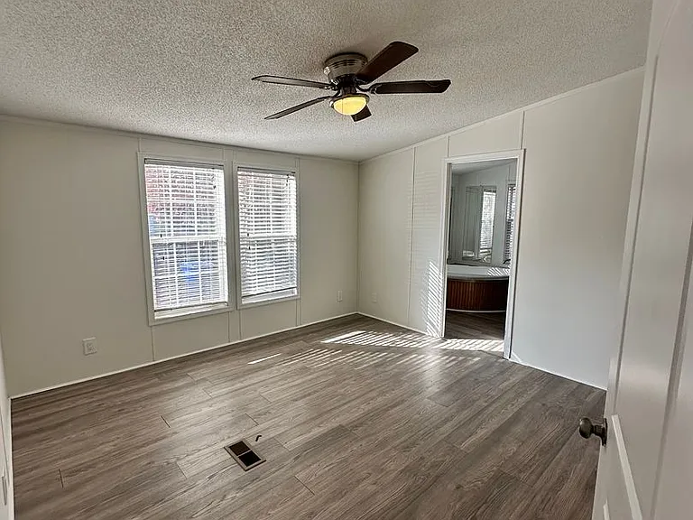 261 Burnetts Way — Photo 8
