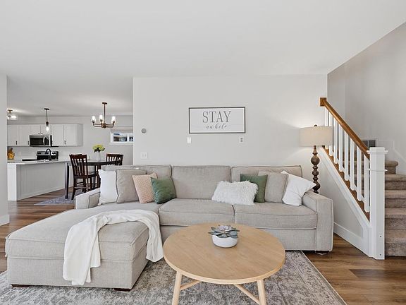 3rd image of 614 Copernicus Way