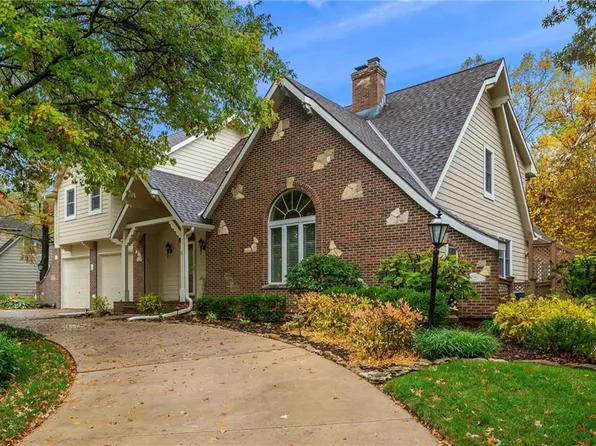 1521 El Dorado Dr, Lawrence, KS 66047