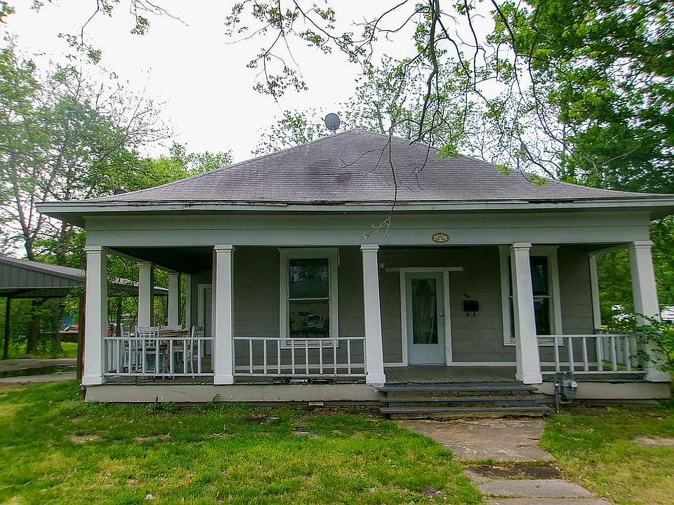 1st image of 500 E Waco Ave