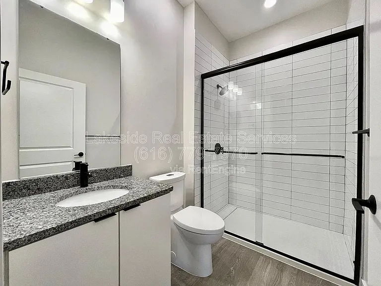 708 Wealthy St SE #H — Photo 22