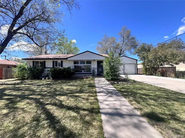 555 Everett Street, Lakewood, CO 80226