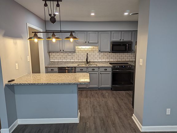 5th image of 2905 La Villas Dr APT 303