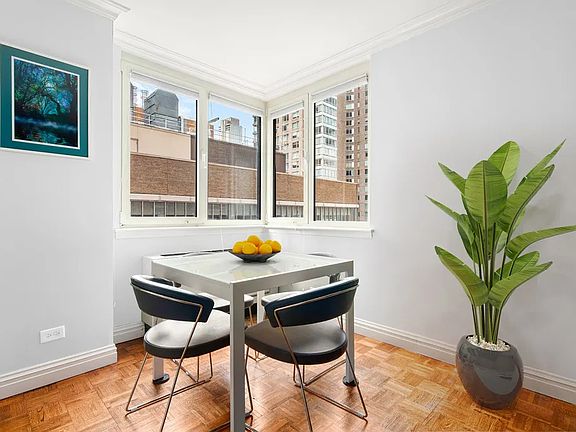 3rd image of 45 W 67th St APT 7D
