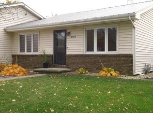 2703 S Myra Ridge Dr, Urbana, IL 61802