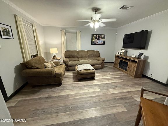 4th image of 105 Stoneburg Dr