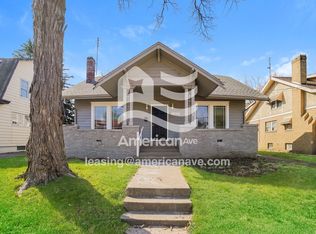 908 E McClure Ave, Peoria, IL