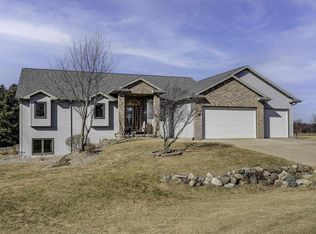 3296 Conservancy Estates Ln, Sun Prairie, WI 53590