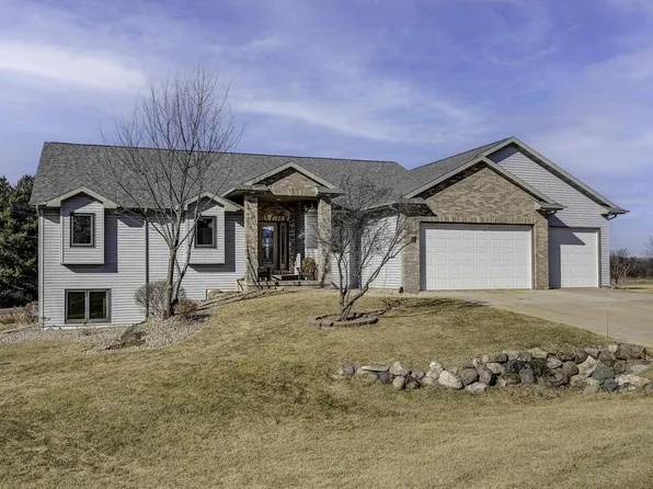 3296 Conservancy Estates Lane, Sun Prairie, WI 53590