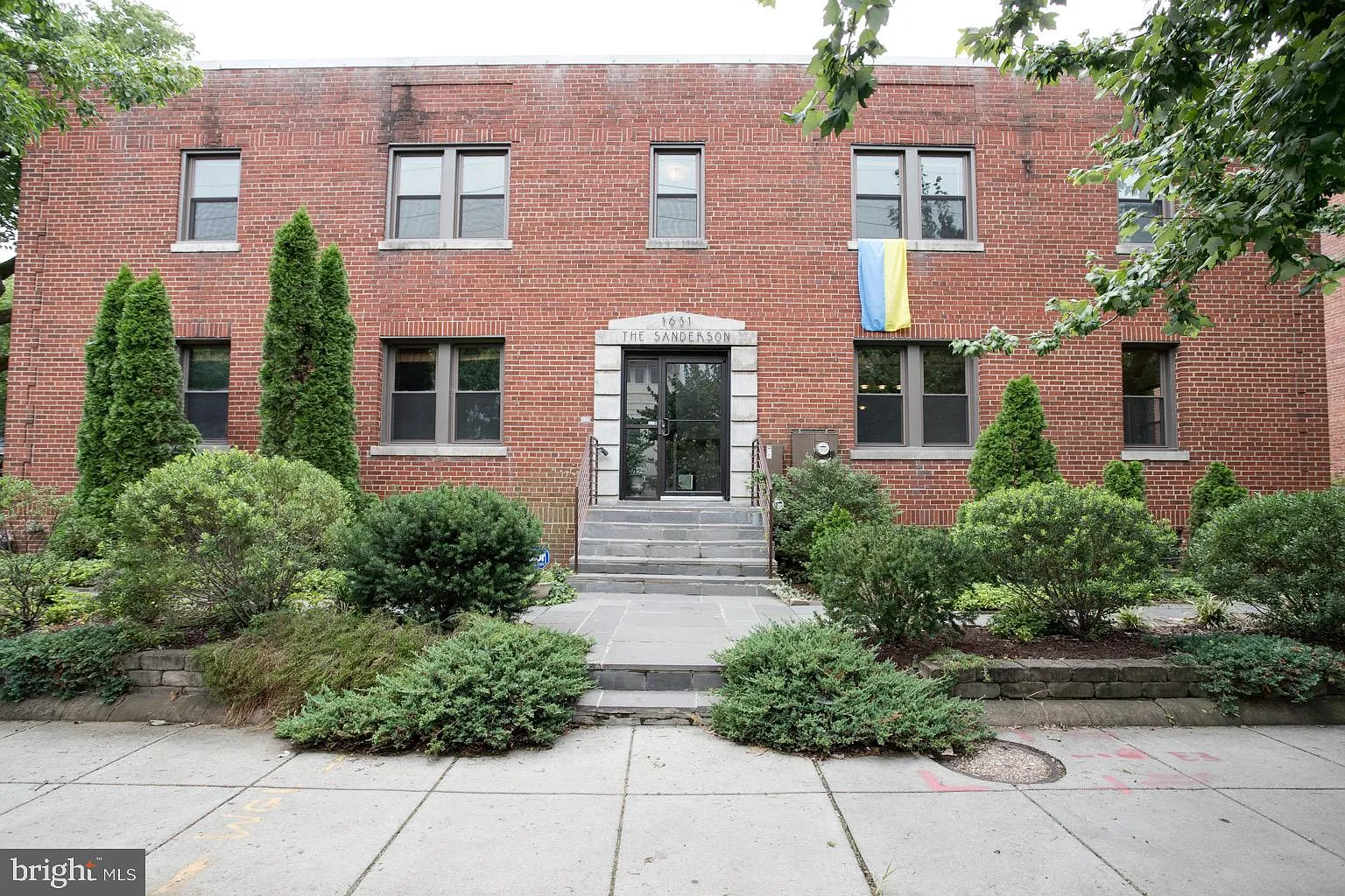 1631 A St SE photo 1
