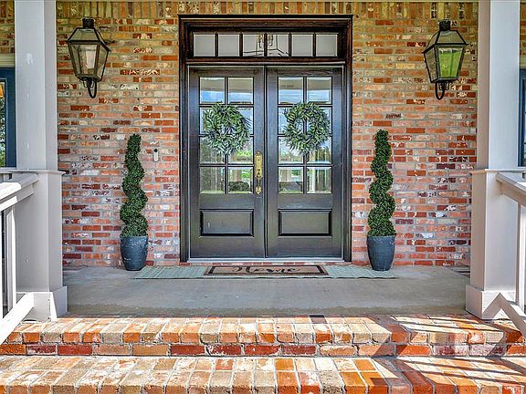 3rd image of 110 Sawgrass Cir