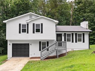 195 Beverly Park Ct, Newnan, GA 30263
