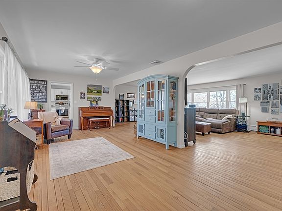 2nd image of 6 Cutler Rd