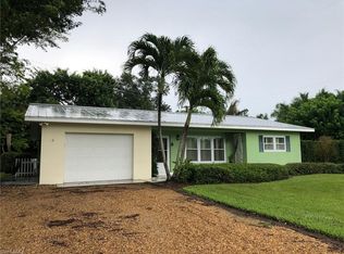 1800 Crayton Rd, Naples, FL 34102