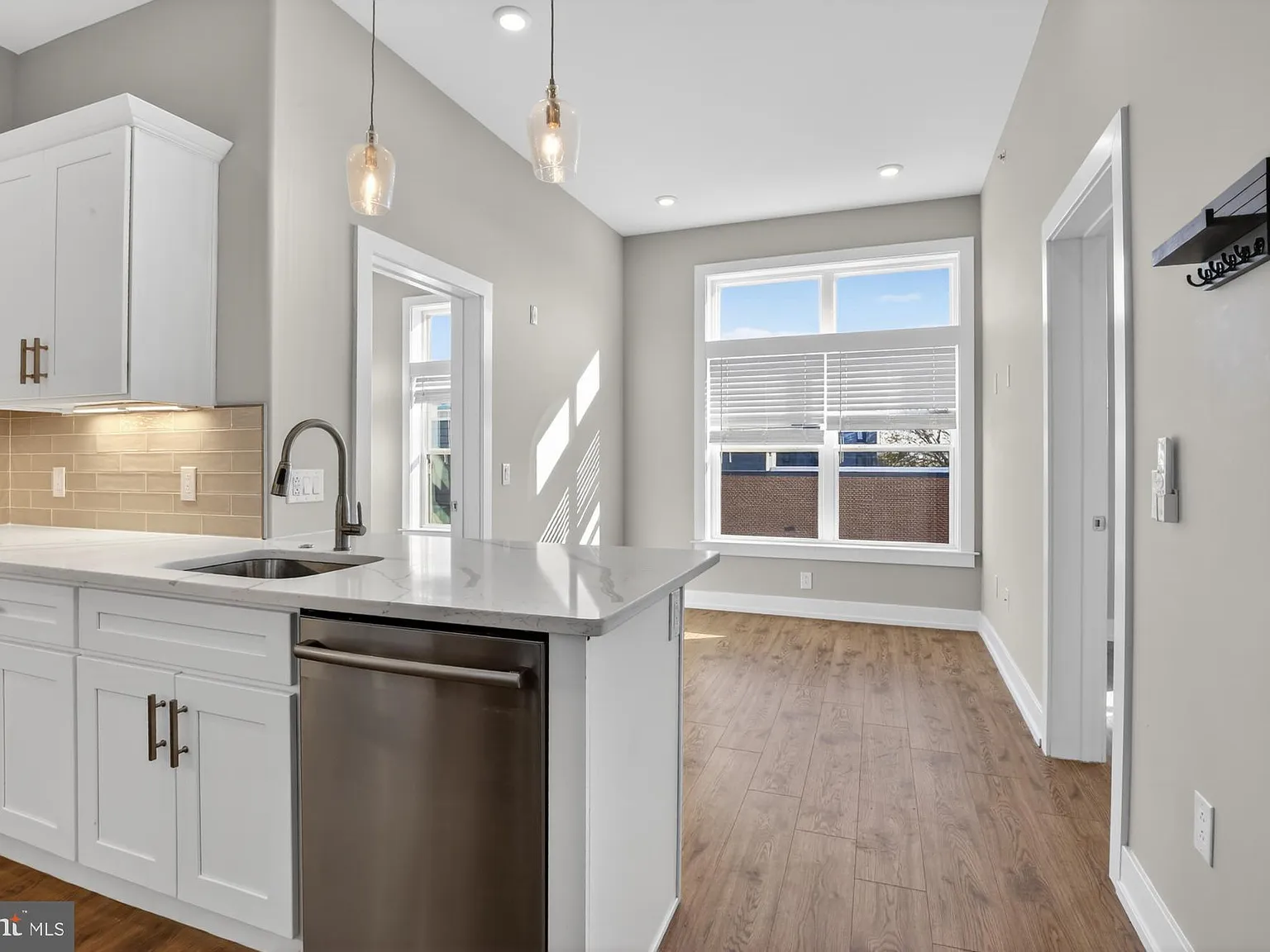 2 bed, 2.0 bath, $1,581 — Photo 3