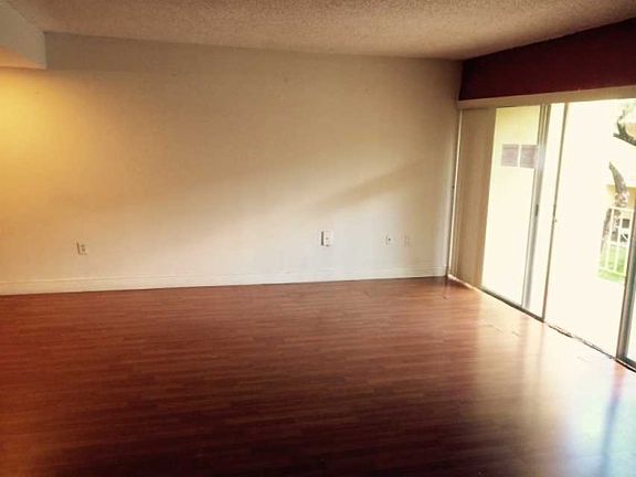 4th image of 9375 Fontainebleau Blvd APT L222