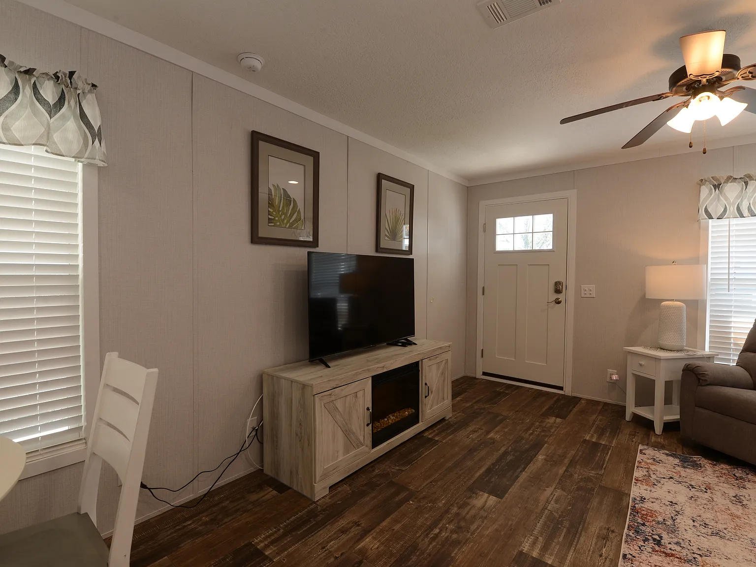 2 bed, 2.0 bath, 900 sqft, $2,100 — Photo 4