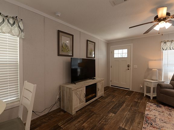 4th image of 6604 Lakewood Dr #168