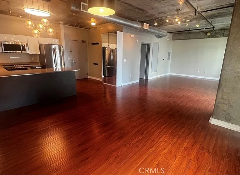 645 W 9th St #632 — Photo 5