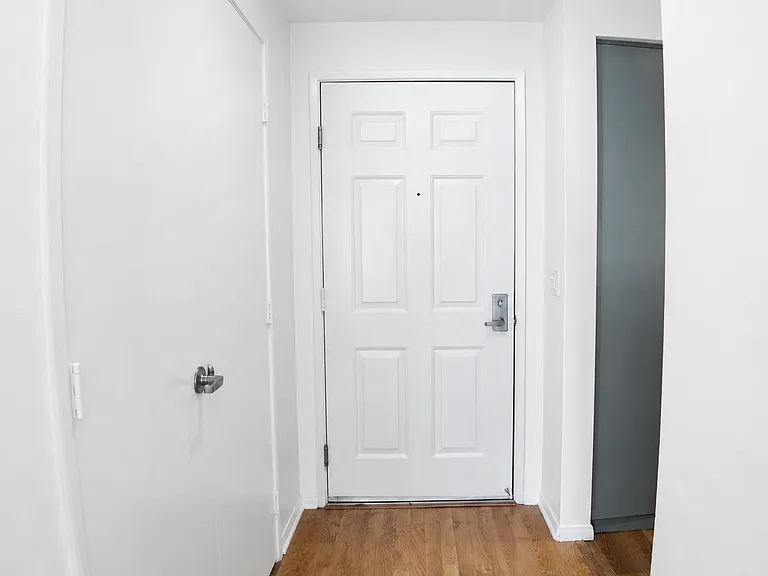 655 Columbia St #313 — Photo 2