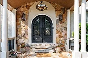 7 bed, 6.0 bath, 4323 sqft, $5,000 — Photo 3