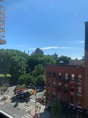 Rented by M.Grossman R.E. Management | media 7