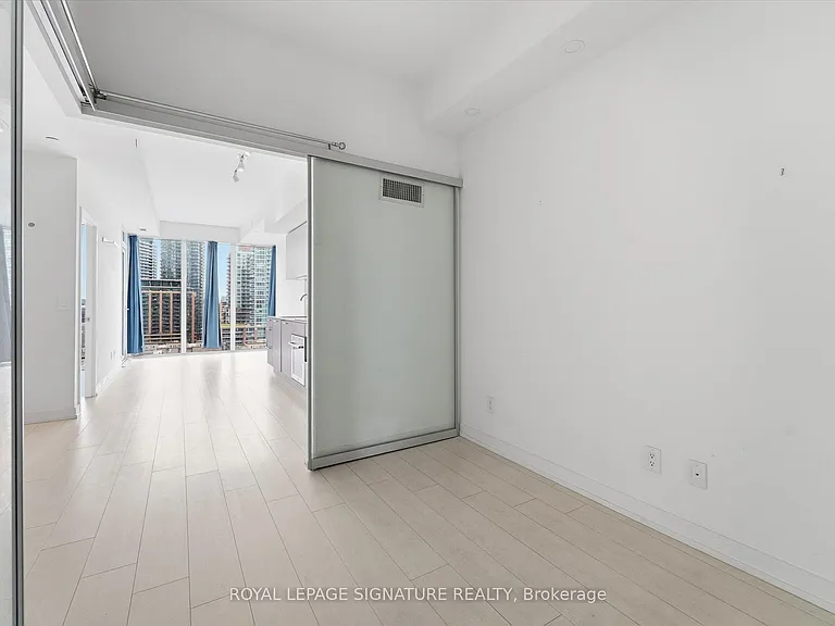 19 Western Battery Rd #1115 — Photo 14