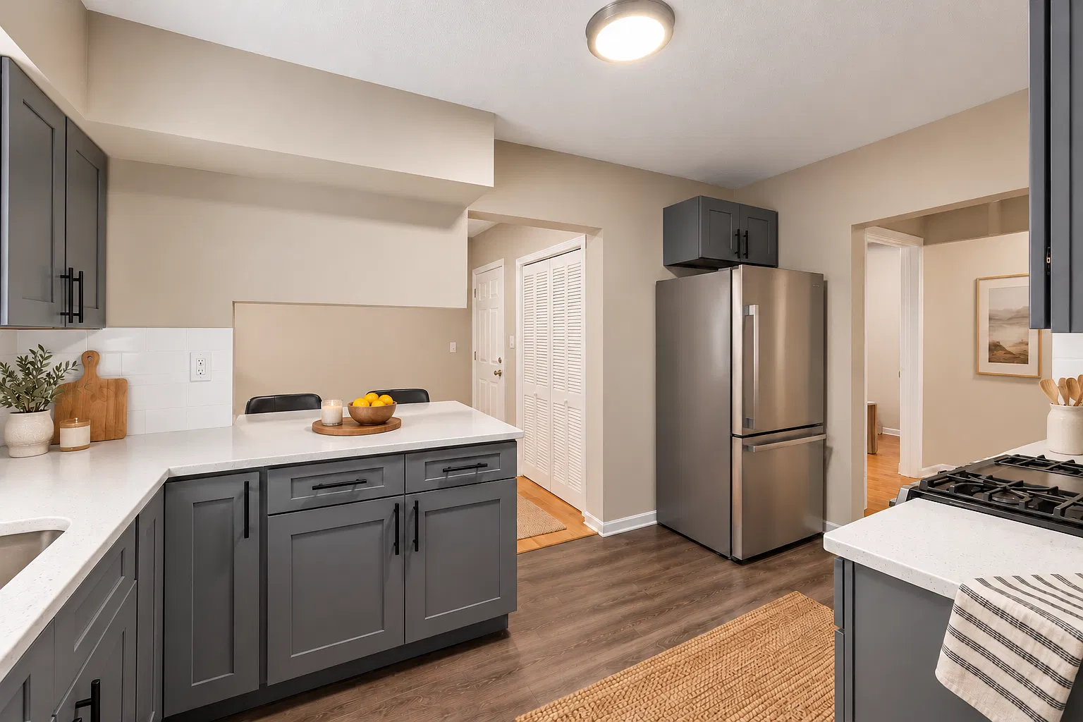 4 bed, 1600 sqft, $2,550 — Photo 3