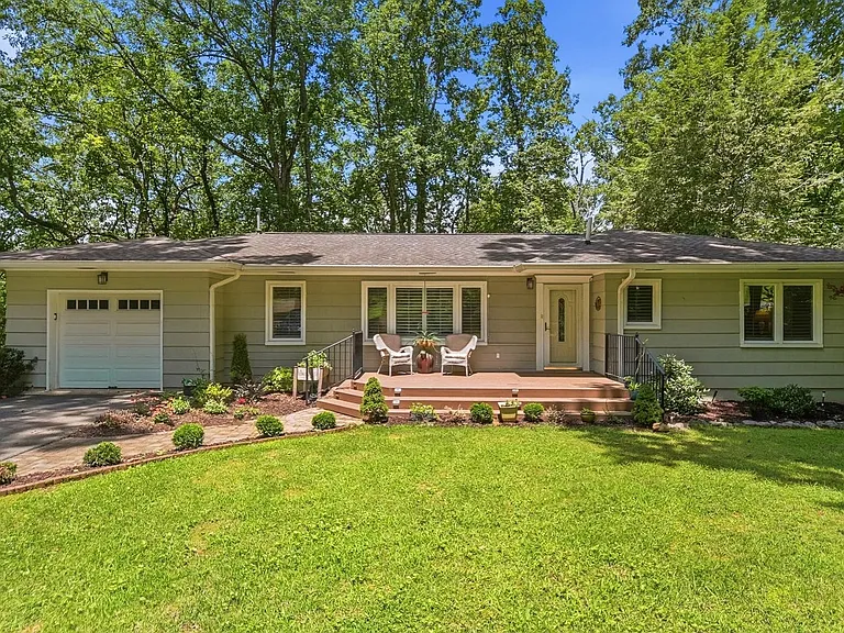 123 Arrow Dr — Photo 1