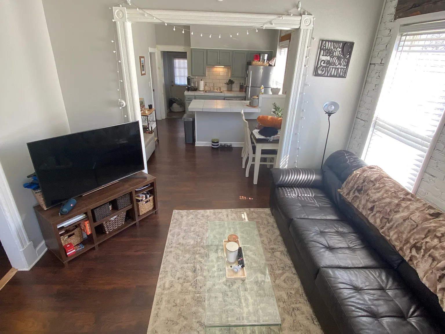 2 bed, 700 sqft, $1,300 — Photo 3