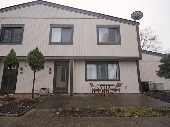 11686 Club House Dr #23, North Royalton, OH 44133