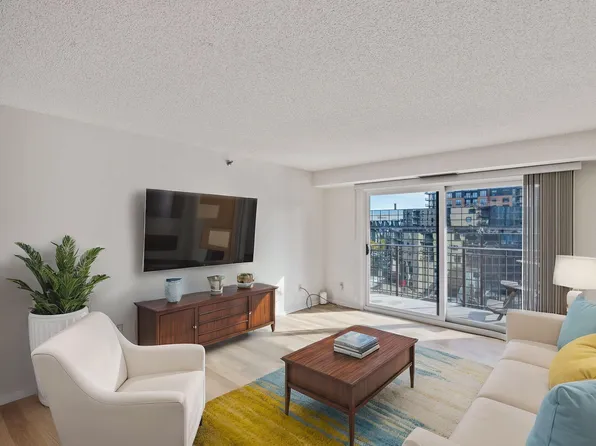 121 Washington Ave S APT 608, Minneapolis, MN 55401