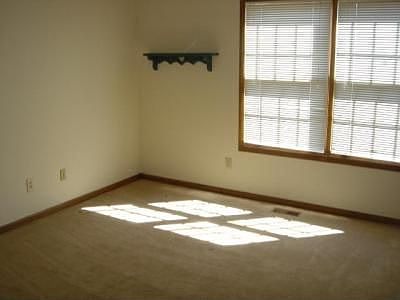 4th image of 7683 Godfrey Cir