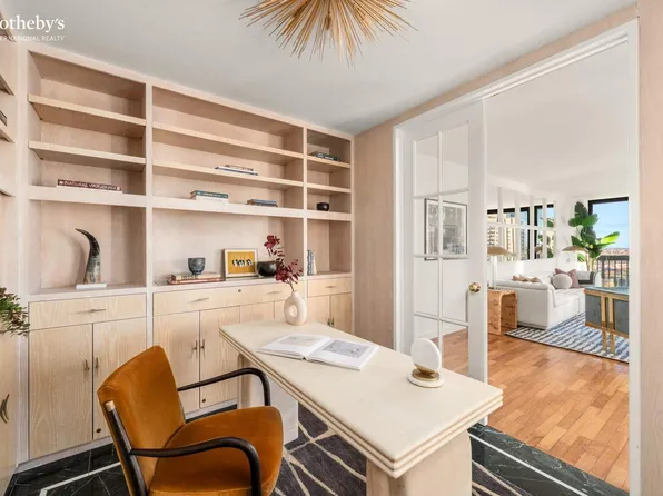 330 East 75th Street image 11 of 19