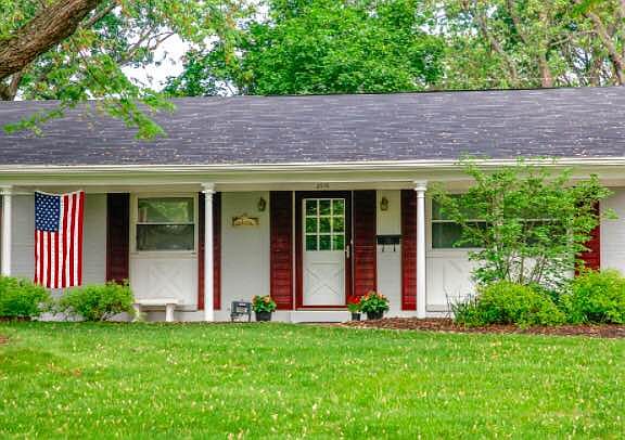 2nd image of 4909 Georgian Dr