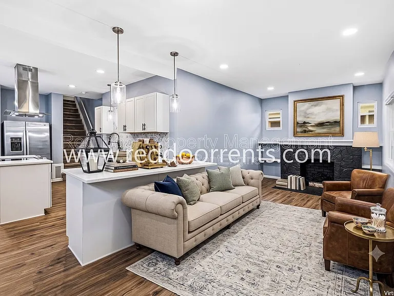 3146 Broadway St — Photo 1