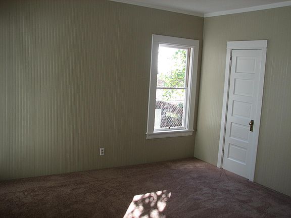 2nd image of 1393 N Marengo Ave Unit D