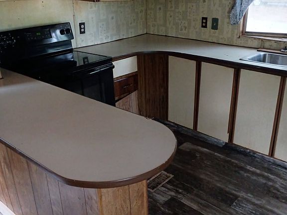 3rd image of 767 NW Amanda St #20